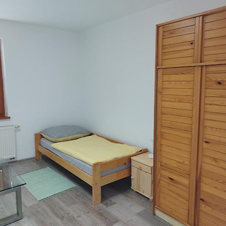 Ubytovanie Vo Dvore Badin Екстериор снимка